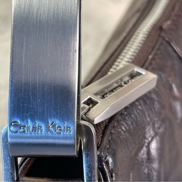 Calvin Klein leather shoulder bag - Picture 11 of 14